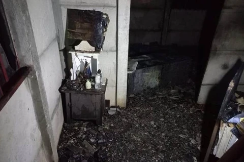 Casa pega fogo, mas imagem de Nossa Senhora Aparecida resiste
