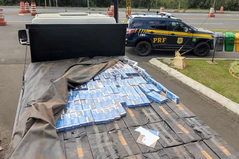 Carga de 120 mil maços de cigarros contrabandeados do Paraguai é apreendida em Irati