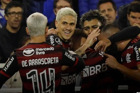 Flamengo goleia Vélez no primeiro jogo da semifinal da Libertadores