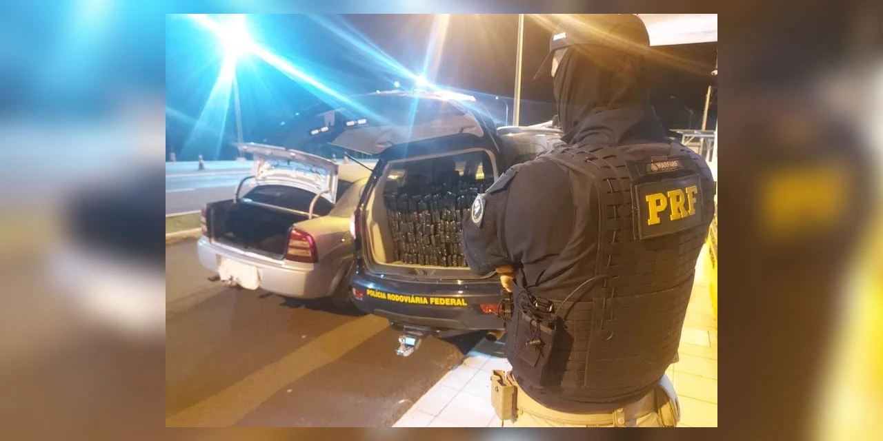 Polícia acha mais de 250 kg de maconha em carro abandonado após acidente em Irati