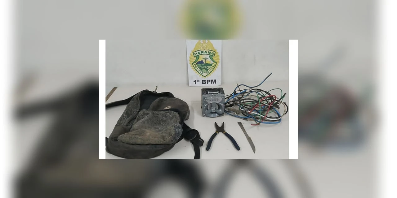 Ladrões são flagrados  furtando fiação elétrica de residências