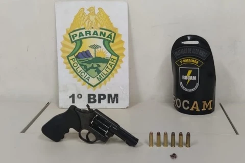 Homem é preso após fazer disparo com arma de fogo em residência