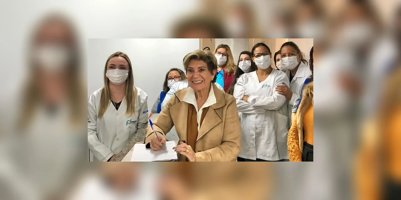 Prefeita Elizabeth Schmidt anuncia superposto no Jardim Panamá