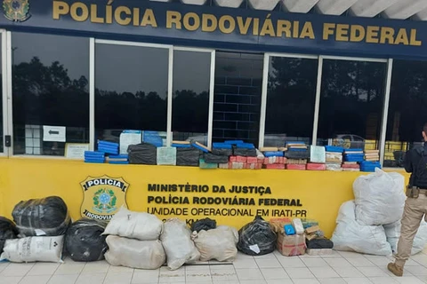 Perseguição policial termina com apreensão de mais de 200 Kg de drogas em Palmeira