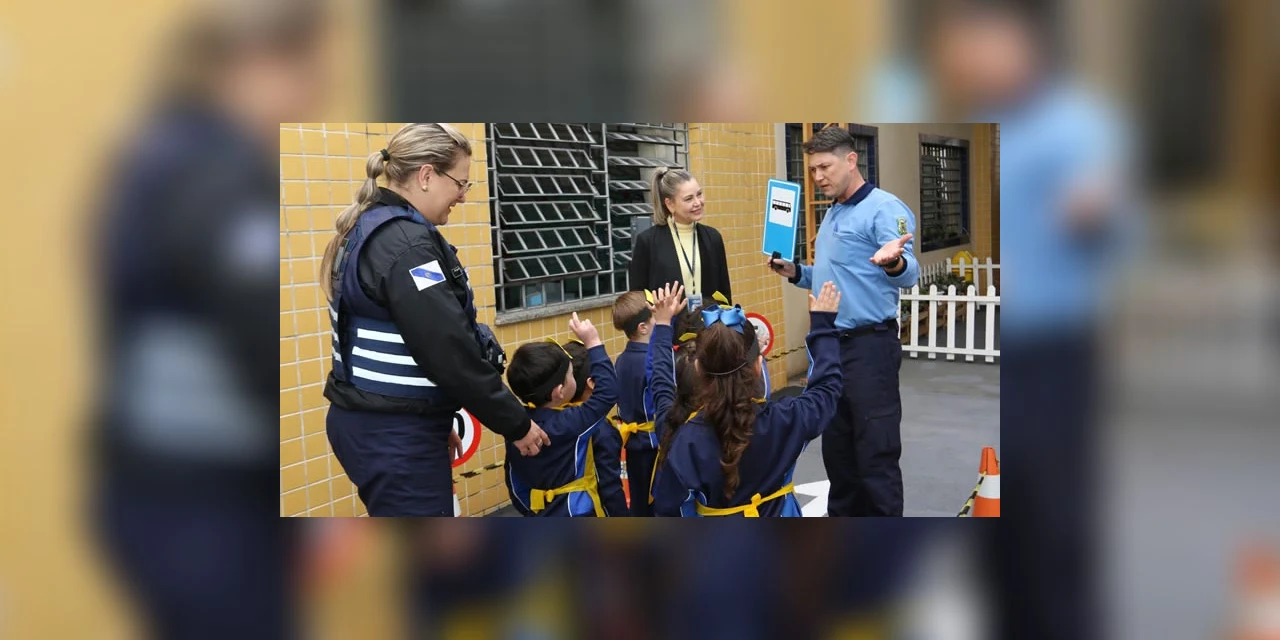 Prefeitura inicia Semana do Trânsito com ação no Cmei Petrônio Fernal