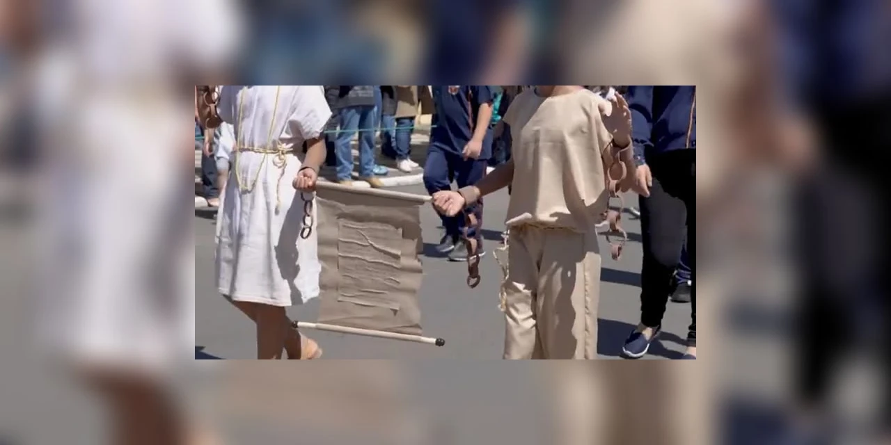 MPPR vai investigar desfile  em que crianças negras são apresentadas como escravas em Pirai do Sul