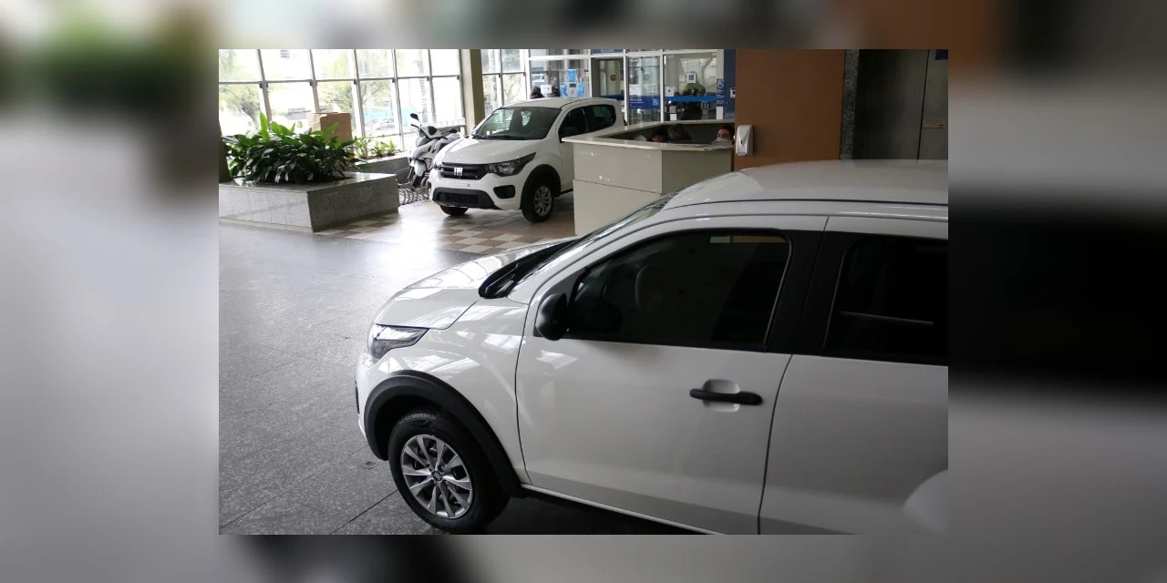 Carros zero km do Nota PG e Imposto Premiado já estão expostos na Prefeitura
