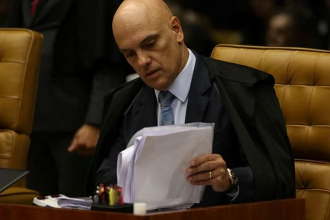 Moraes diz que não há proibição de roupa verde e amarela para votar