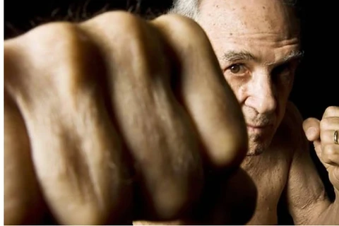 Éder Jofre, ex-pugilista e campeão mundial de boxe, morre aos 86 anos