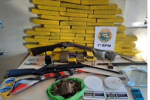 Policia apreende grande quantidade de drogas em bairro de PG