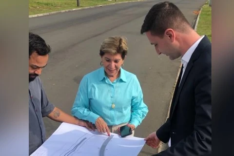 Prefeita Elizabeth Schmidt anuncia ligação da avenida Anita Garibaldi com a rua Radialista Nelson Annunziato na Boa Vista