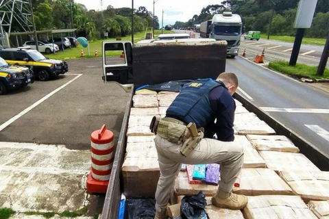 PRF apreende 2,3 tonelada de maconha em Guarapuava/PR