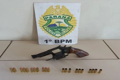 Individuo é preso após sair atirando no meio da rua em Uvaranas