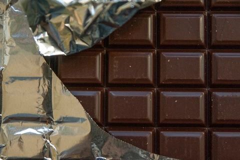 Chocolate Garoto recolhe lotes de barras que podem conter pedaços de vidro