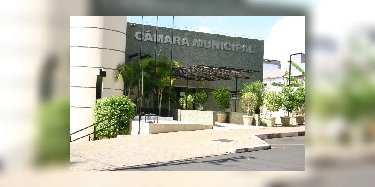 Gaeco de Foz do Iguaçu cumpre mandados em operação que investiga vereador pelo crime de “rachadinha”