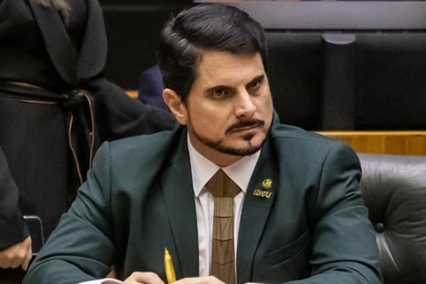 Marcos do Val protocola pedido para abrir CPI do TSE