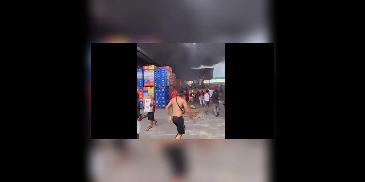 Incêndio no CEASA do Rio tem depósitos saqueados e tiros na manhã de hoje (31)