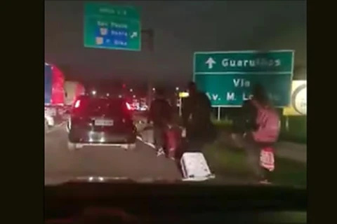 Voos são cancelados após bloqueio em rodovia que dá acesso ao Aeroporto de Guarulhos