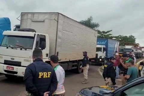 PRF emite comunicado sobre desbloqueio das rodovias federais no Paraná