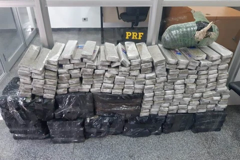 PRF apreende mais de 250Kg de drogas na região