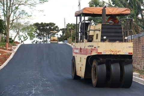 Prefeitura avança com obras do Programa Asfalto Novo no San Martin
