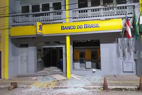 Bandidos explodem agências bancárias na Bahia nesta segunda-feira (07)
