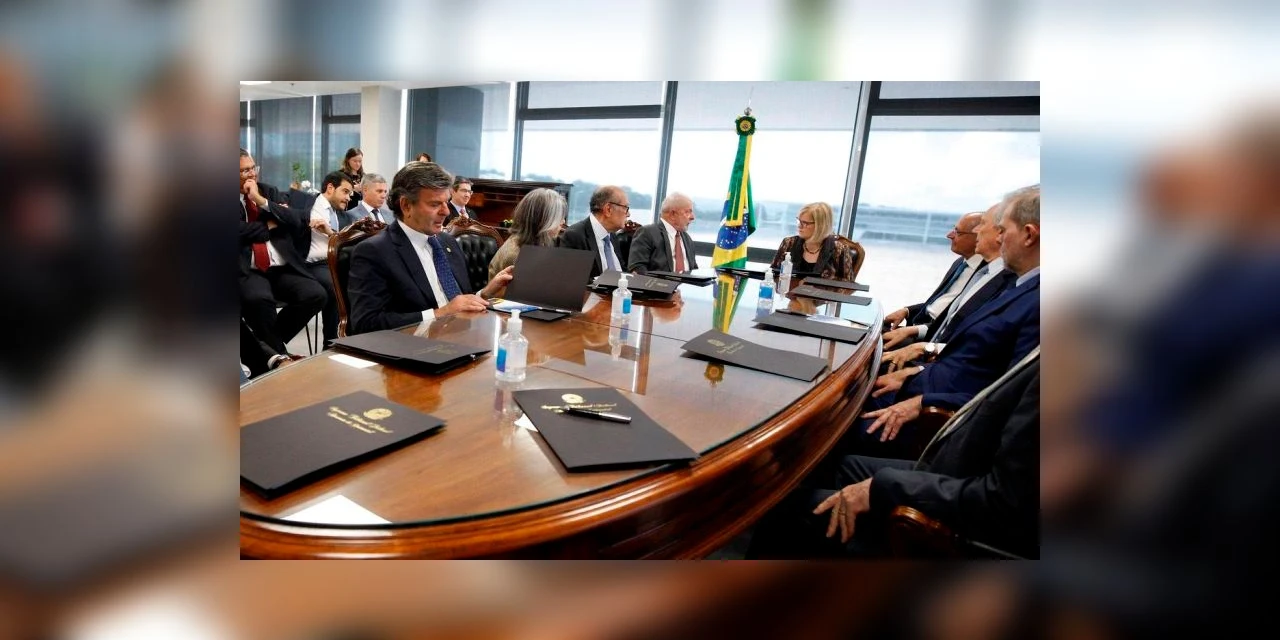 Lula se reúne pela primeira vez com ministros do STF após eleição
