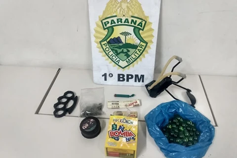 Bomba é atirada em manifestantes no centro de PG; suspeitos foram presos