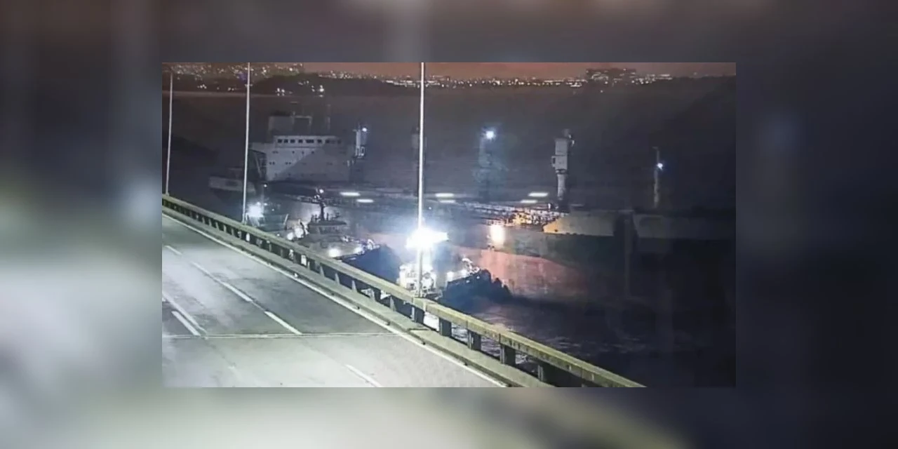 Navio se choca contra a Ponte Rio-Niterói e interrompe o trânsito nos dois sentidos
