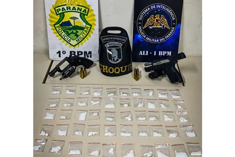 Suspeito de tráfico é preso com armas de fogo e cocaína em Ponta Grossa