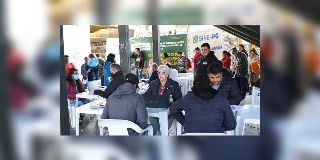 Agência do Trabalhador Móvel oferta 300 vagas de emprego, nesta quinta (17)