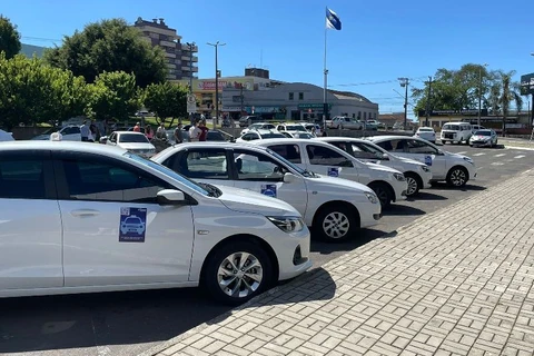Prefeitura renova identificação de táxis e inclui ferramenta para consulta de informações