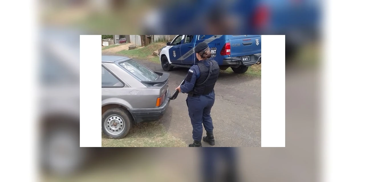 Veiculo roubado na madrugada em PG é encontrado sem bateria e danificado