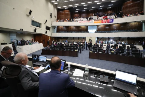 Projetos sobre venda de ações da Copel e reforma administrativa do executivo continuam em debate na assembleia nesta quarta