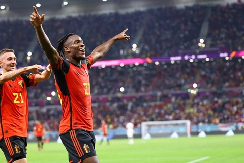 Bélgica leva sufoco do Canadá mas estreia na Copa com vitória