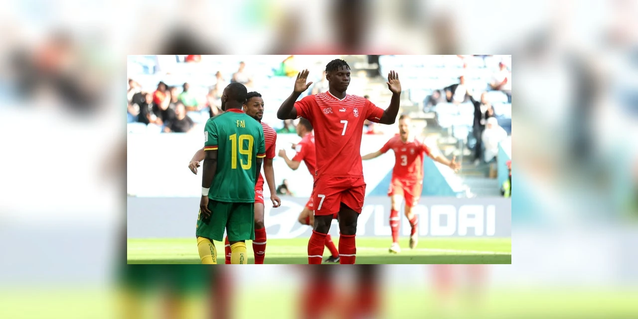 Respeito: Nascido em Camarões, Embolo, da Suíça, não quis comemorar o gol marcado contra a equipe africana