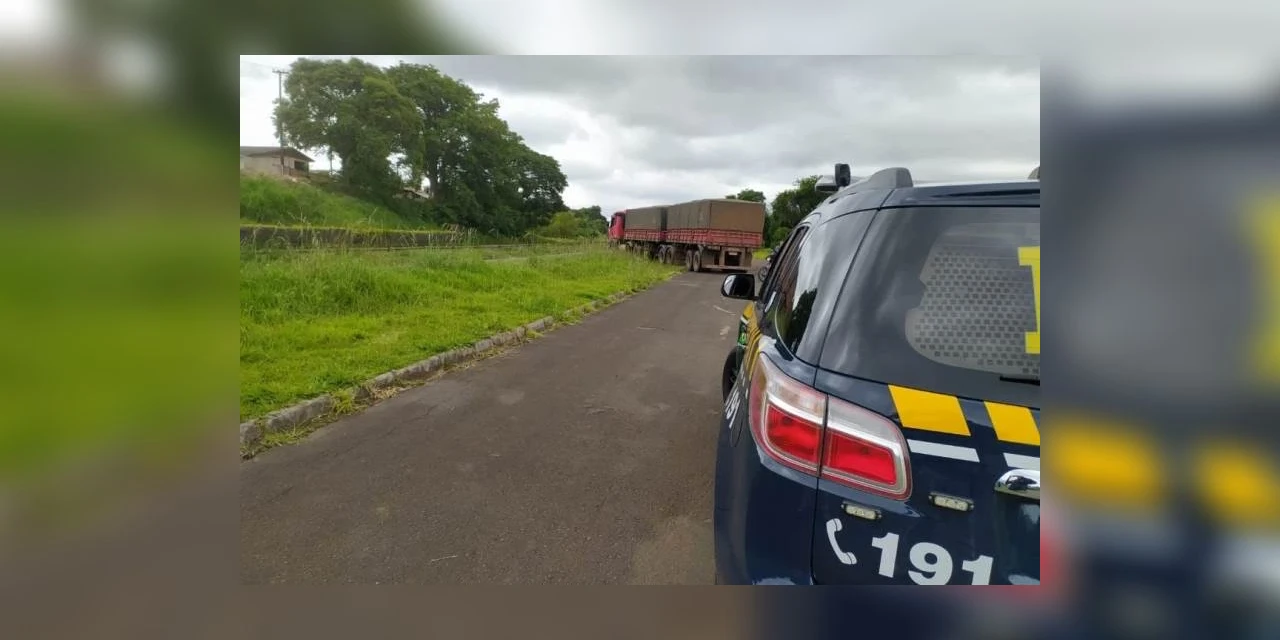 Caminhoneiro feito refém em PG é resgatado após carreta atolar e bandidos não conseguirem levar a carga
