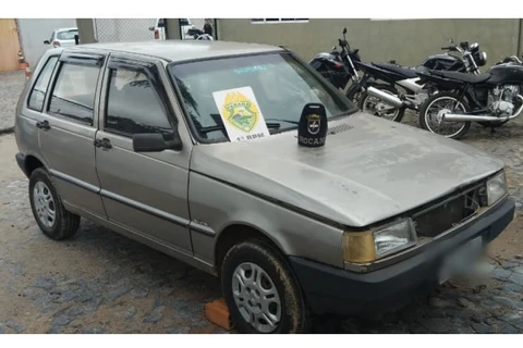 Veículo roubado é recuperado pela PM no Cará-Cará, em PG