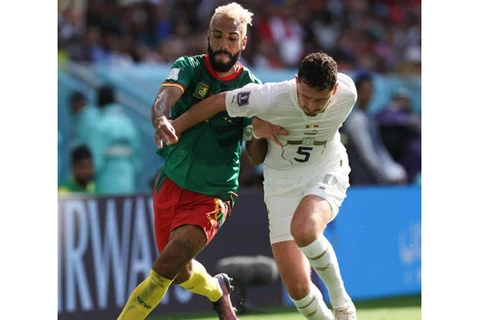 Camarões e Sérvia empatam em jogo de seis gols