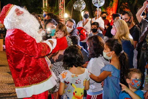 Prefeitura promove apresentações natalinas em praças da cidade