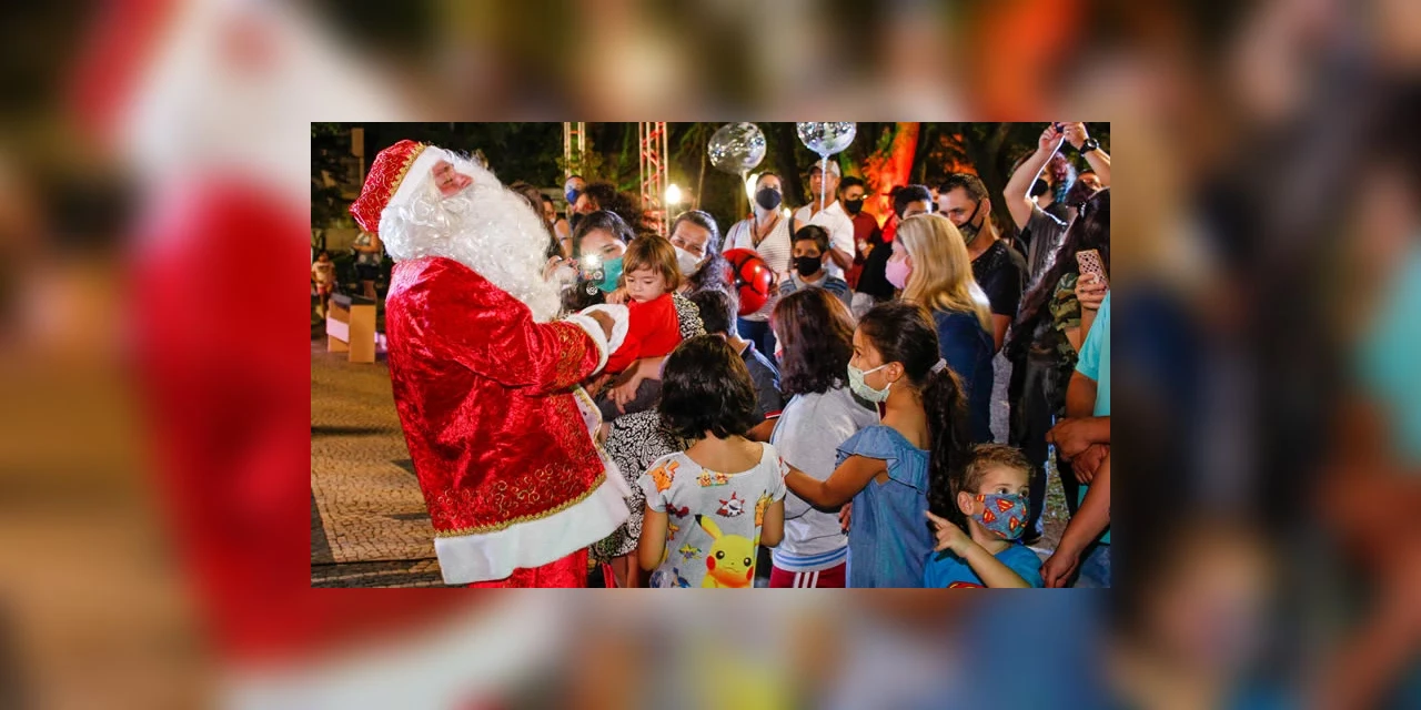 Prefeitura promove apresentações natalinas em praças da cidade