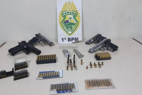 Homem é preso com pistolas, após disparos e ameaças em Uvaranas