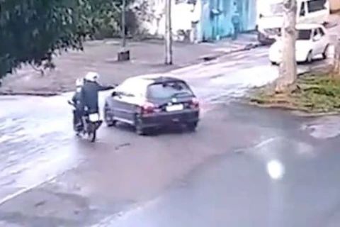 Vídeo mostra execução de homem  dentro de carro em Ponta Grossa; veja