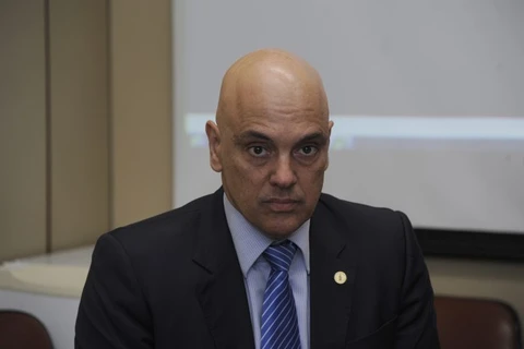 Ex-juiz pede prisão preventiva de Alexandre de Moraes no STM