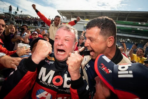 Barrichello é bicampeão da Stock Car 2022; "O dia mais feliz da minha vida"