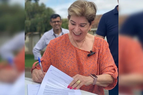 Elizabeth acompanha início das obras de pavimentação das vila Pina e Cipa