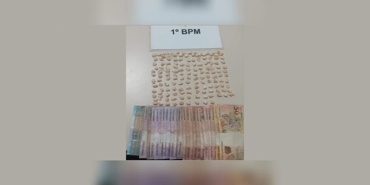 Mais de 140 porções de cocaína são apreendidas em Castro; duas pessoas foram presas