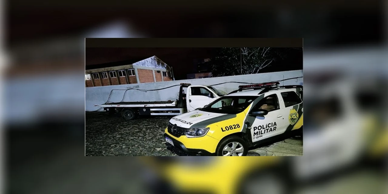 Veiculo roubado em Araucária é recuperado na Souza Naves
