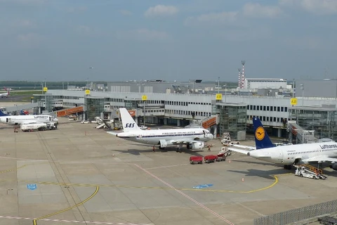 Pilotos e comissários de voo decretam greve para próxima segunda-feira