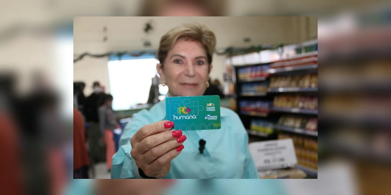 Prefeitura substitui cesta básica por cartão para uso no Mercado da Família